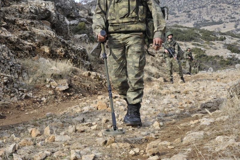 الجيش التركي: نزع ألغام تنظيم الدولة في المناطق السورية خلال أيام