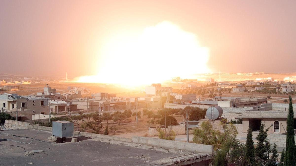 ميداني| قنابل فوسفورية مستمرة على حلب، وجرحى بريف إدلب