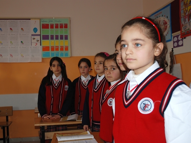 تركيا| تدمج الطلاب السوريين في مدارسها بـ300 مليون يورو