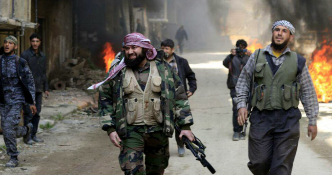 #شاهد| قائد جيش الإسلام: تنظيم الدولة خرج من رحم #النصرة
