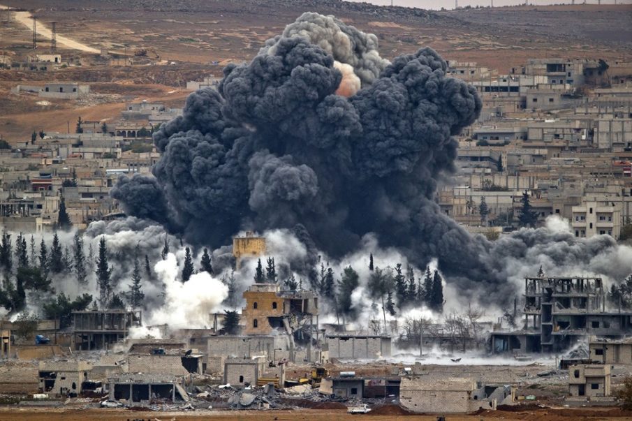 النّظام لا يعبَأ بقوّات سوريا الدّيمقراطيّة: عَبَرَ الفرات وقصف مواقعها وأصاب عناصرها.