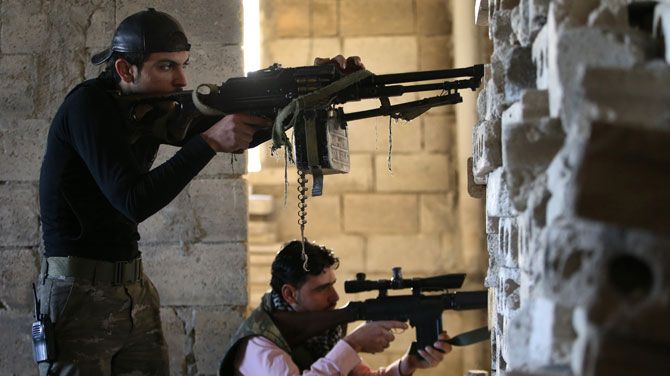 مقتل عشرات العناصر من النظام في إدارة المركبات شرق دمشق