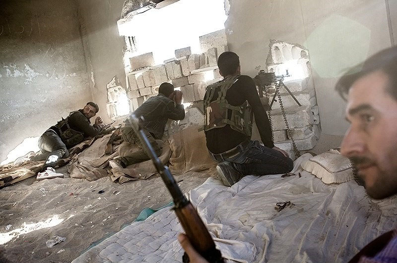 المرصد السوري: قوات النظام تسيطر على معظم أحياء البوكمال.. وقتيل وعشرات الجرحى في مدينة إدلب