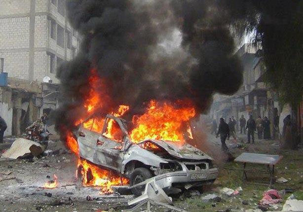 ثلاثة جرحى بانفجار سيارة مفخخة في إدلب.. والنظام يتقدم جنوبي المحافظة