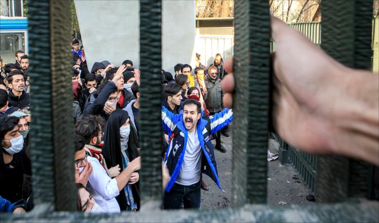 الاحتجاجات الإيرانية بين تأييد المعارضة السورية ورفض النظام