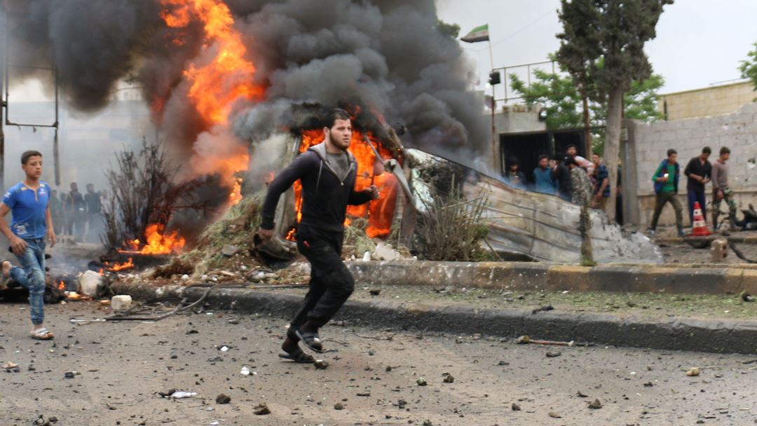 ثلاثون قتيلاً وجريحاً على الأقل بانفجار عبوة ناسفة في مدينة إدلب.