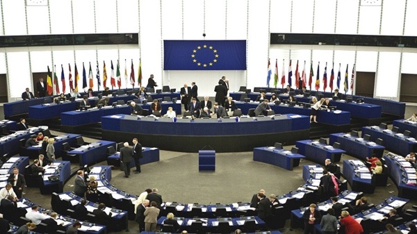 الاتّحاد الأوروبي يفرض عقوبات على شخصيات تابعة للنظام على خلفية نشاطات كيماوية