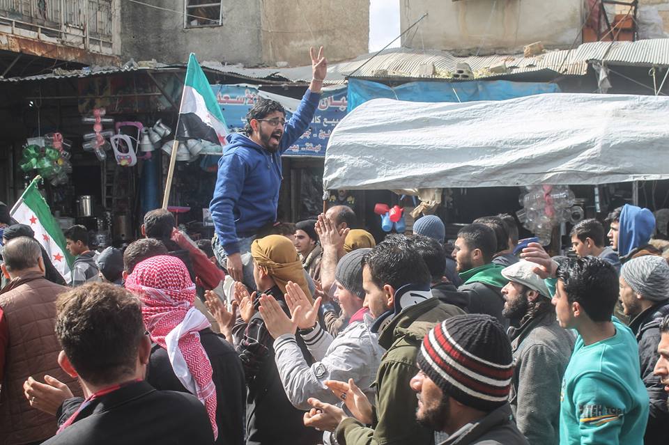 بلدات عدة في إدلب تطالب بتحييدها عن المعارك بين تحرير الشام وتحرير سوريا