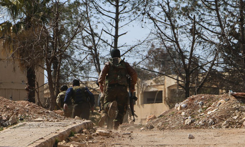 جرحى بمواجهات مستمرة بين تحرير الشام وجبهة تحرير سوريا جنوبي إدلب