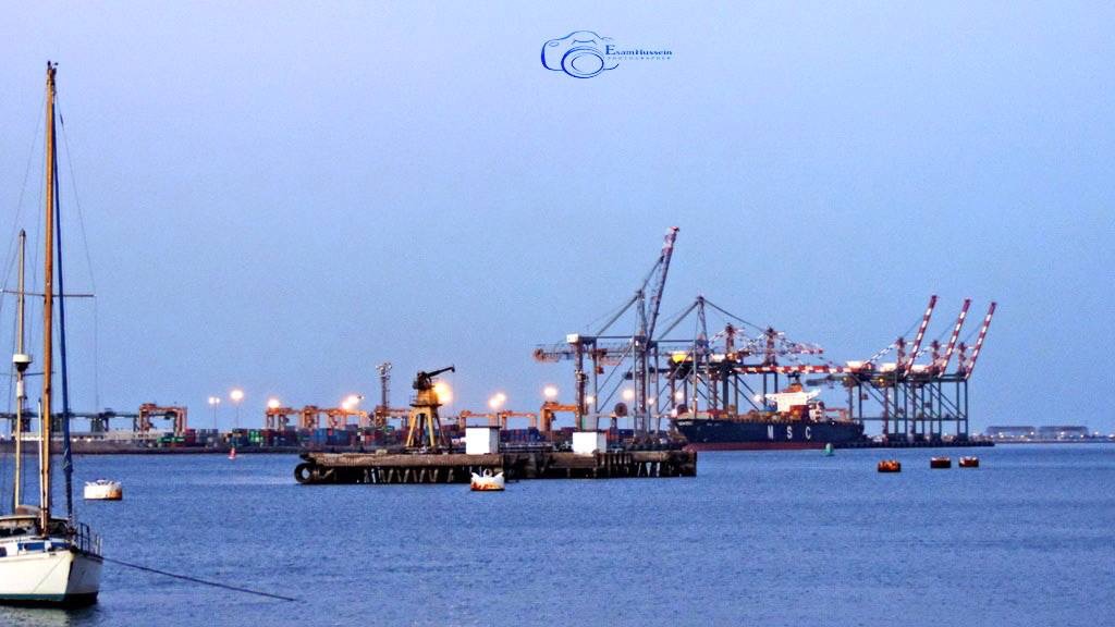 بعد إيقاف أنشطتها في الصّومال.. الإمارات تبدأ نقل معدّاتها عبر ميناء مقديشو