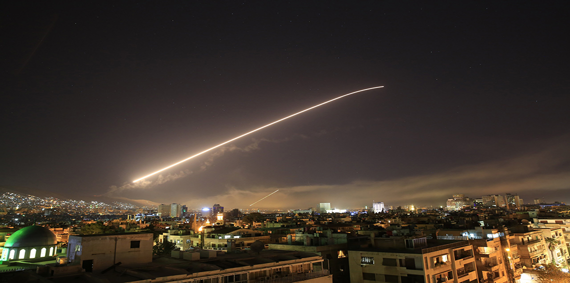 توالي ردود الفعل الدّولية والعربية حول الضربة العسكرية على مواقع النّظام في سوريا
