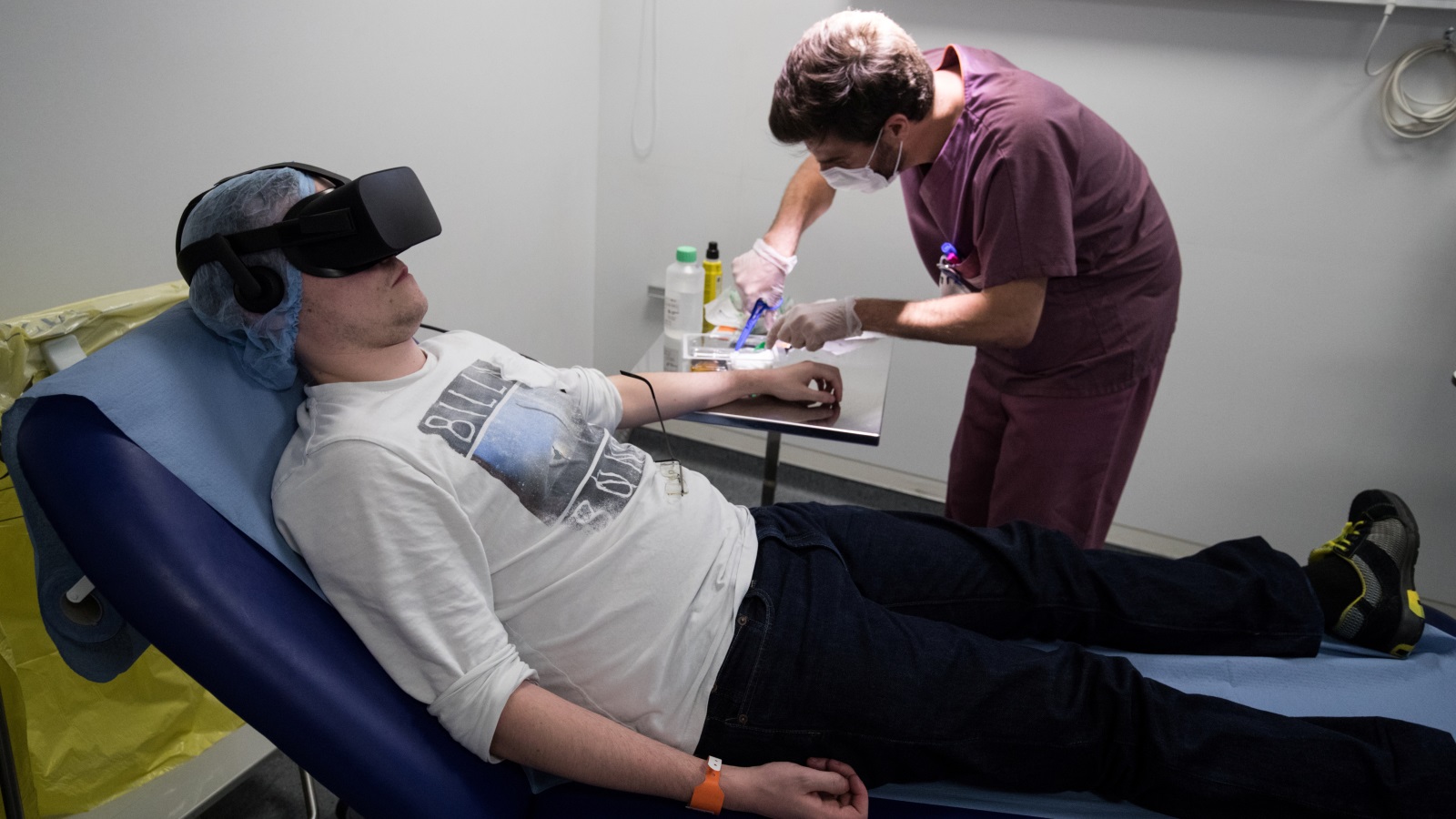 تقنية جديدة لتخفيف الألم عن طريق الواقع الإفتراضي